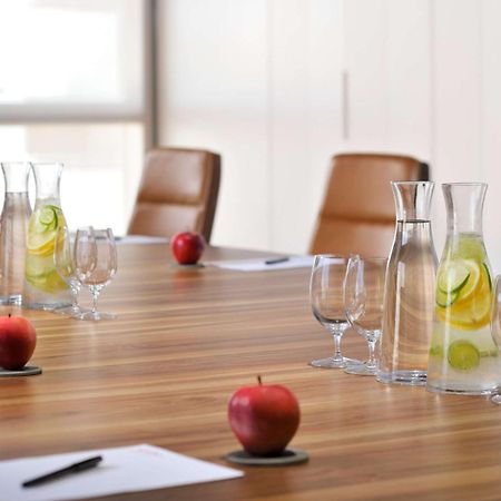 Moevenpick Hotel & Apartments Ghala มัสกัต ภายนอก รูปภาพ Meeting room