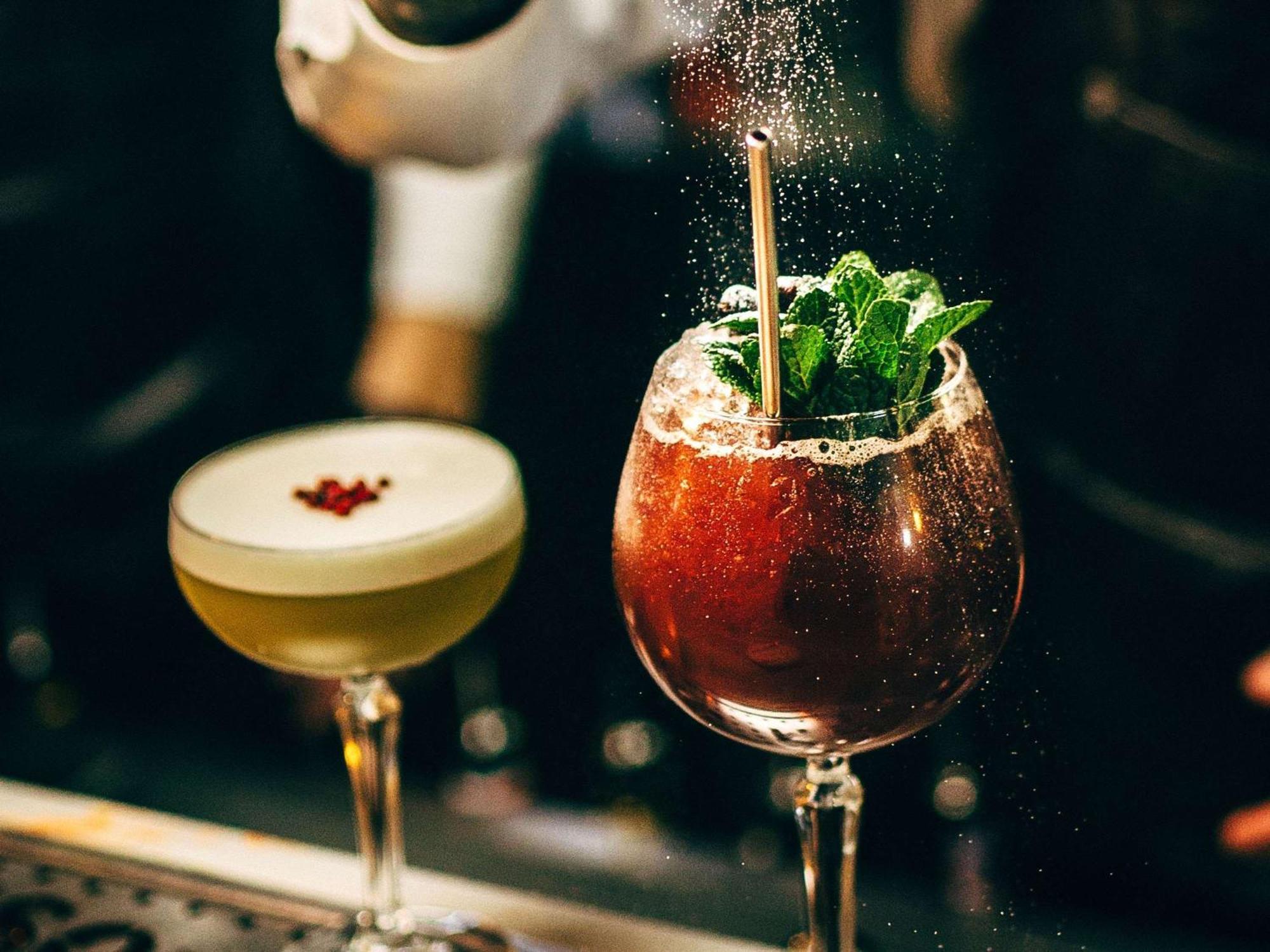 Moevenpick Hotel & Apartments Ghala มัสกัต ภายนอก รูปภาพ A Clover Club cocktail